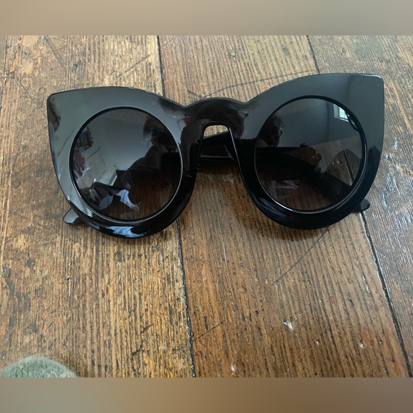 Circle Cat Eye sunglasses - Picture 2 of 3